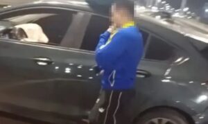 Lee más sobre el artículo Lomas: un conductor ebrio provocó un violento accidente y quedó grabado