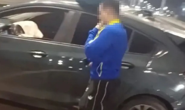 En este momento estás viendo Lomas: un conductor ebrio provocó un violento accidente y quedó grabado