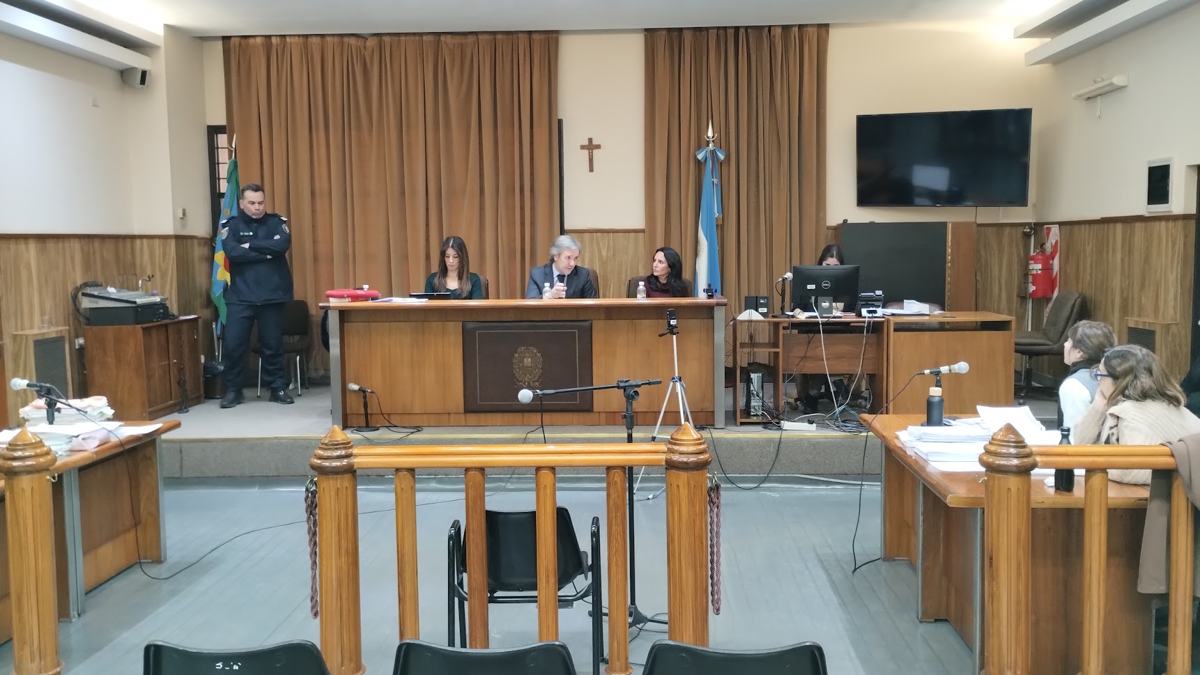 En este momento estás viendo Condenaron a 12 años a un hombre que apuñaló a su ex frente a sus hijos en Berazategui