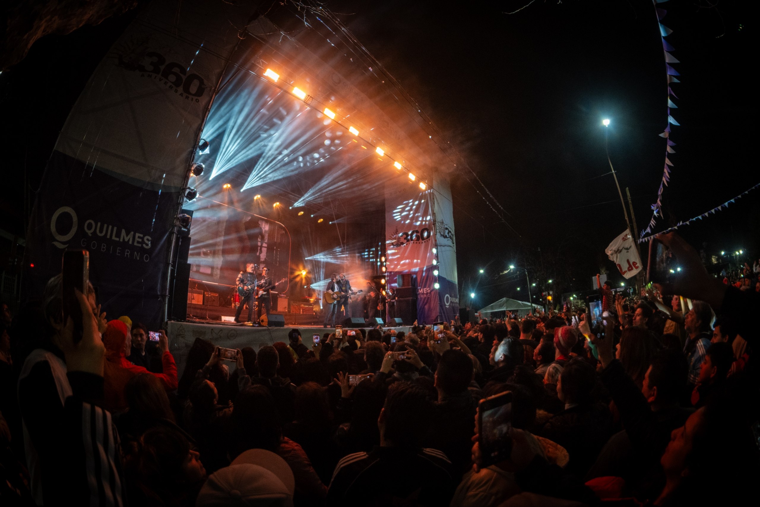 En este momento estás viendo Multitudinario cierre a puro rock del festejo por el 360 aniversario de Quilmes