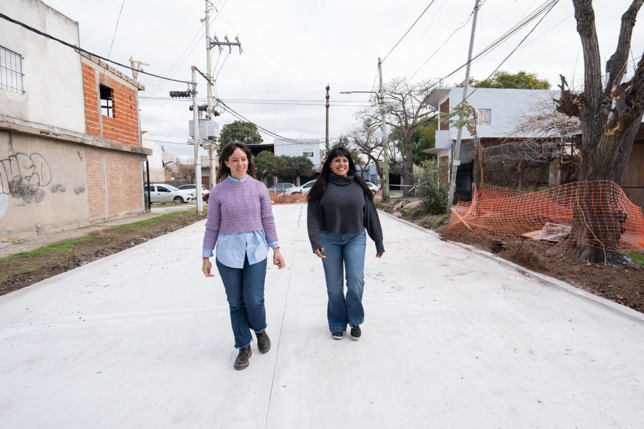 En este momento estás viendo Avanza la construcción de 37 nuevas cuadras de asfalto en Ezpeleta